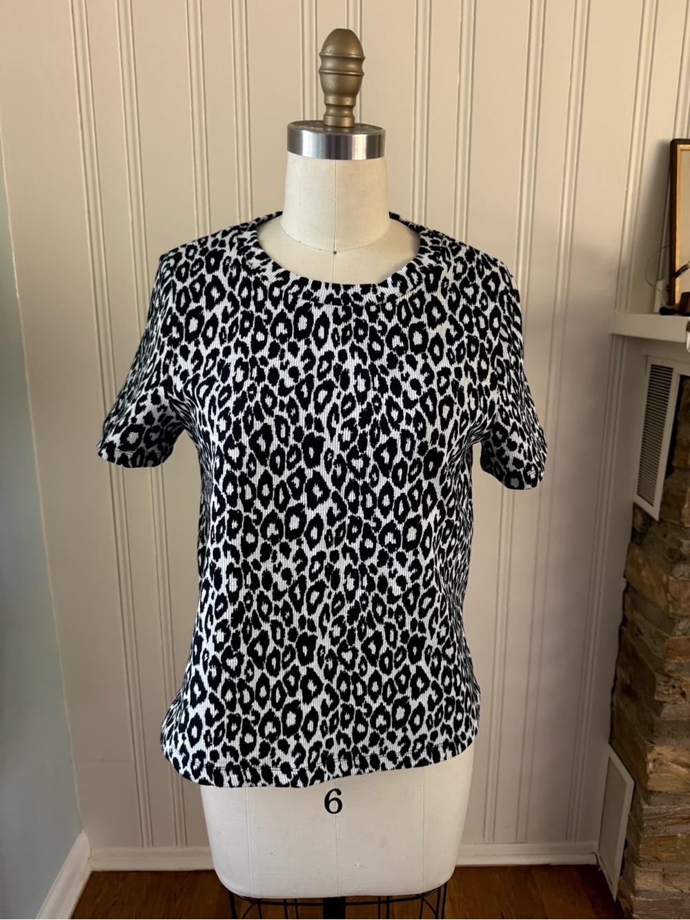Black & White Leopard Print Short Sleeve Sweater
